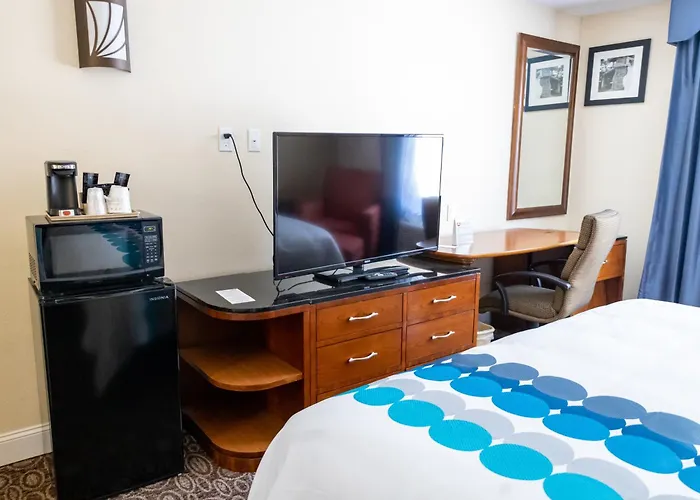 Baymont By Wyndham College Park Atlanta Airport South