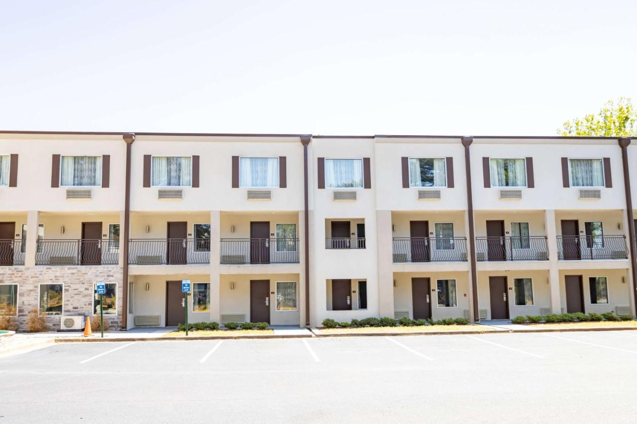 Baymont By Wyndham College Park Airport South Atlanta