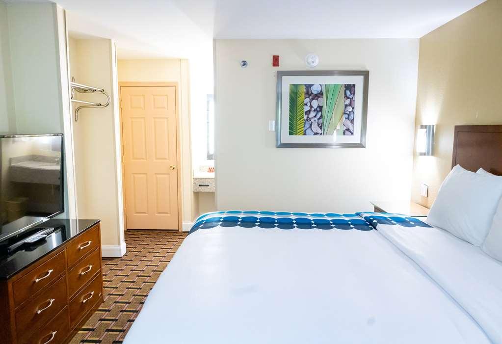 Hotel Baymont By Wyndham College Park Airport South Atlanta