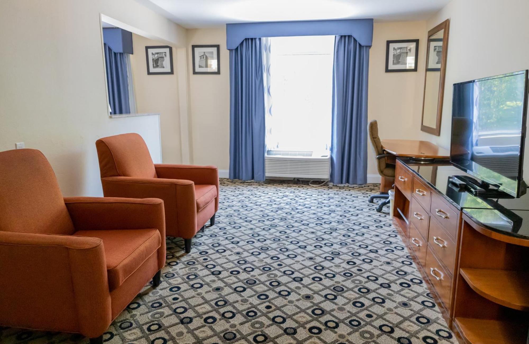 Baymont By Wyndham College Park Airport South
