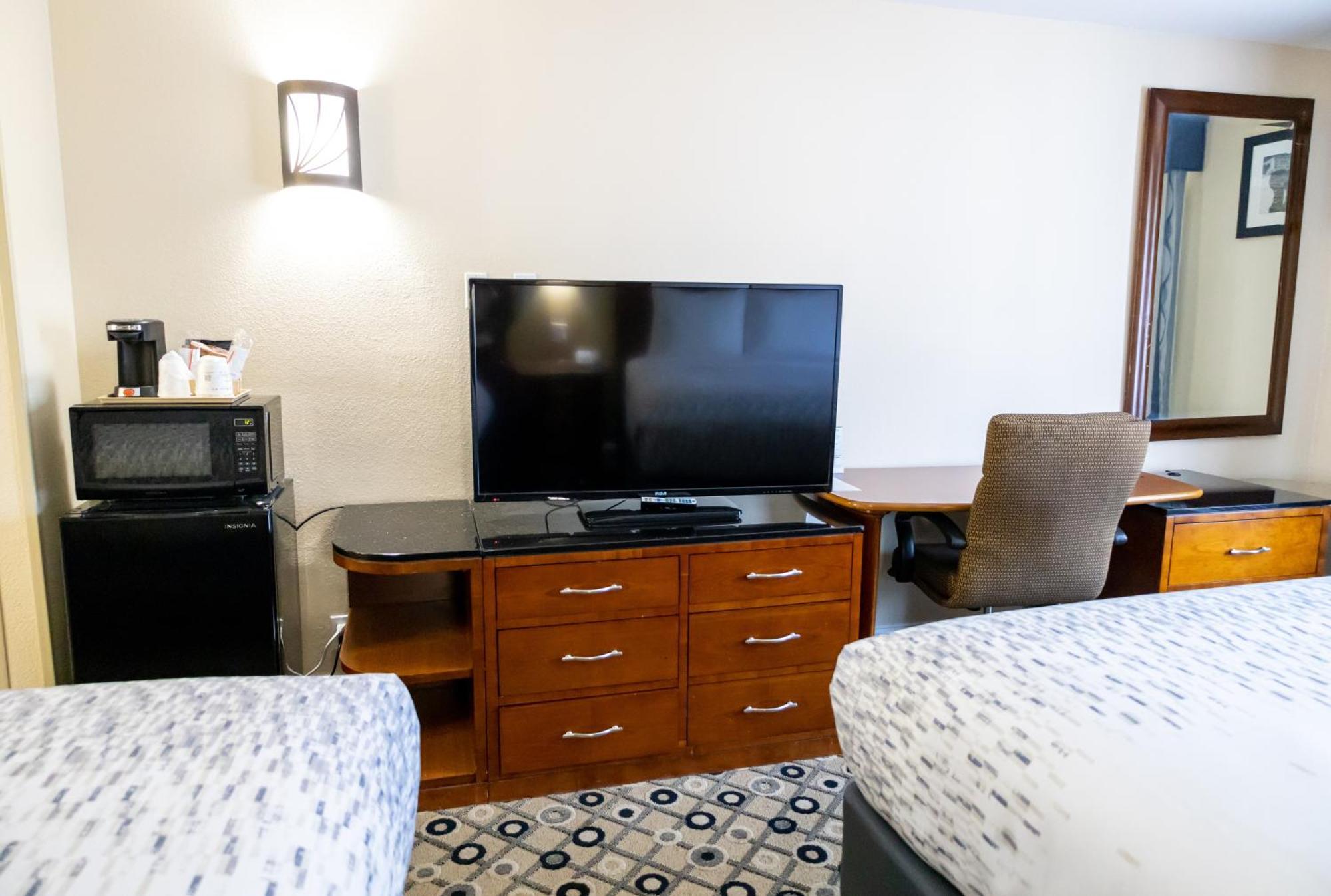 Hotel Baymont By Wyndham College Park Airport South