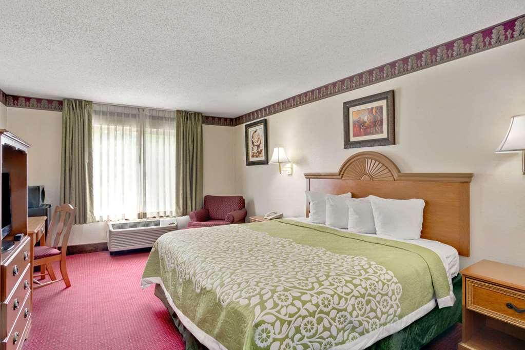 Baymont By Wyndham College Park Airport South 3*