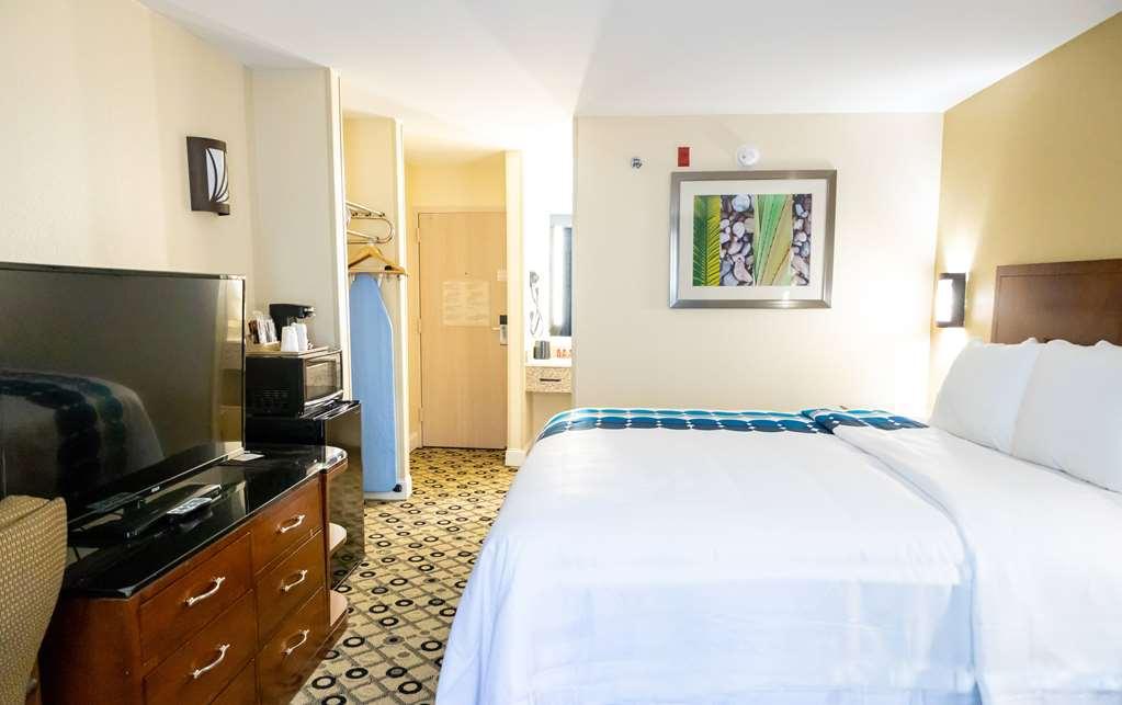 Baymont By Wyndham College Park Airport South 3*
