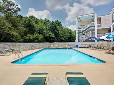 Hotel Baymont By Wyndham Atlanta Airport South College Park