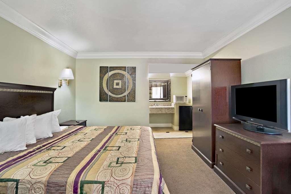 Baymont By Wyndham Atlanta Airport South
