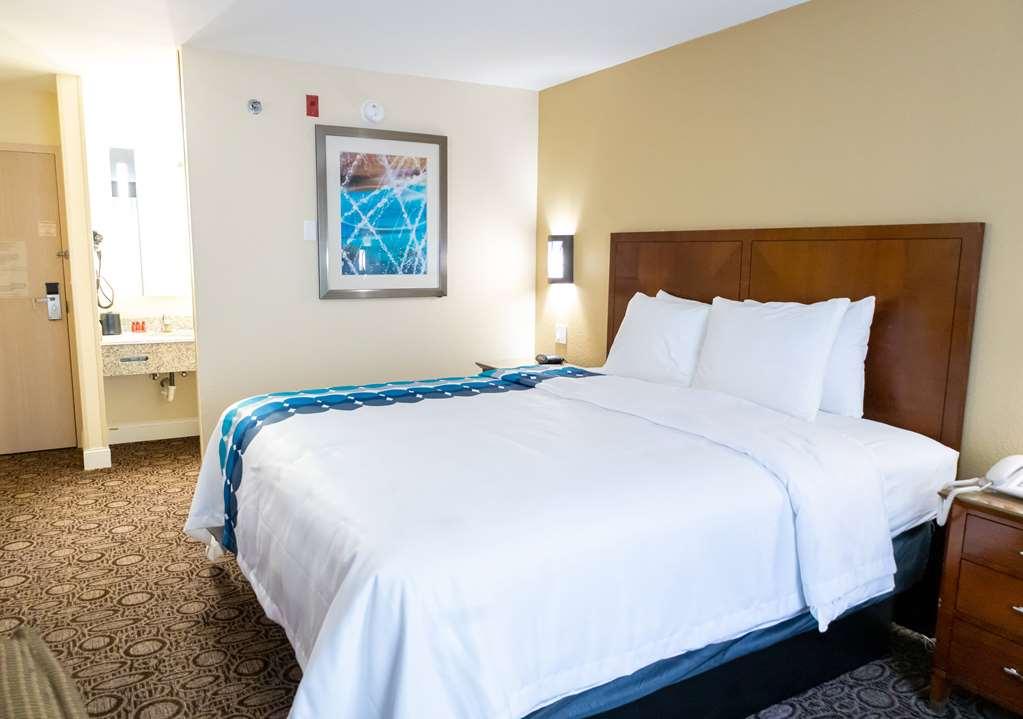 Baymont By Wyndham Atlanta Airport South 3* College Park